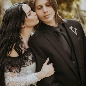 Black and white wedding couple kissing | Forevermore Moments Black and white wedding couple kissing | Forevermore Moments